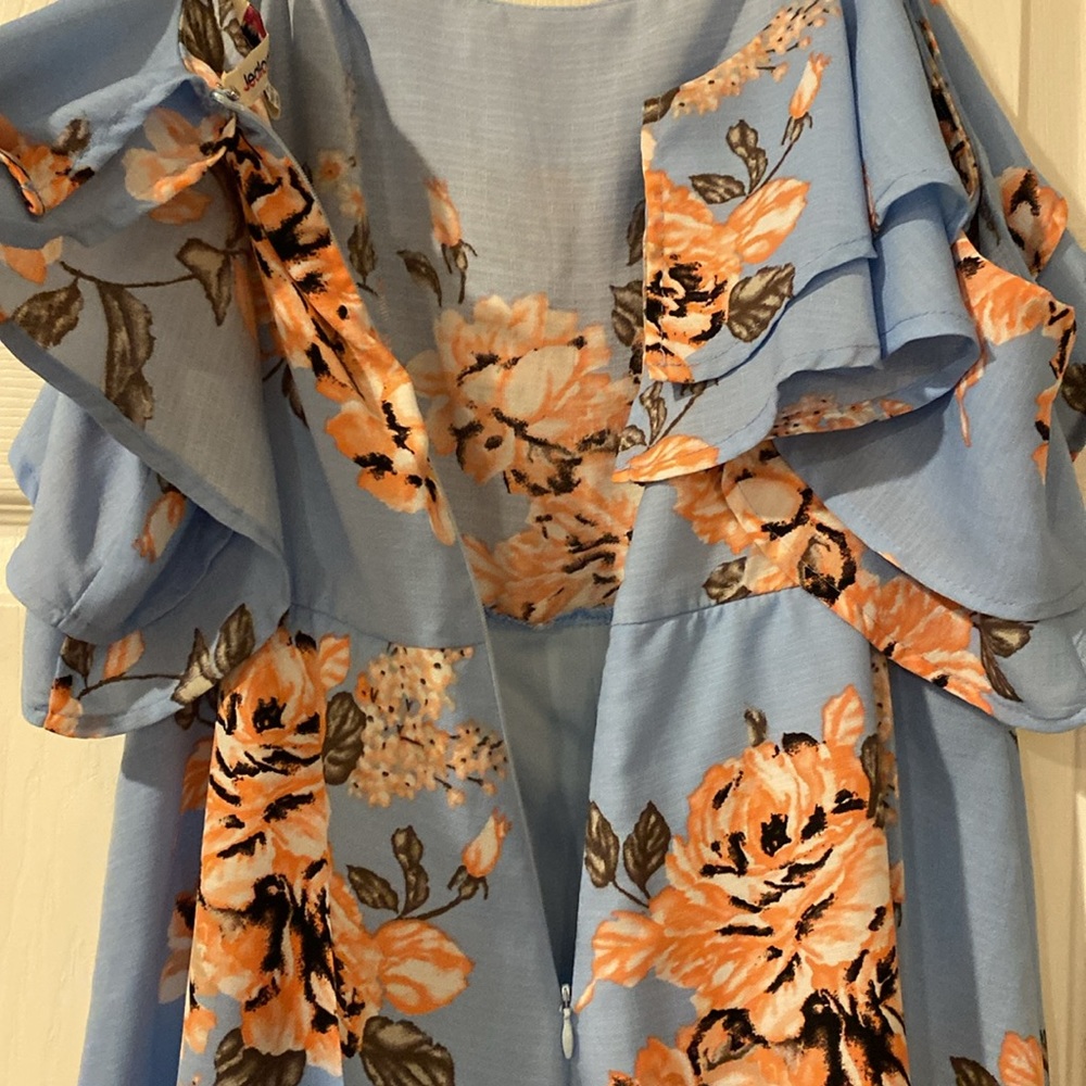 Floral, Summer, Cold-shoulder Romper - Picture 7 of 7